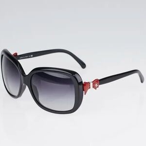 Chanel Bow.Sunglasses 5171 with Case Dust Cloth Paperwork Authenticity Card